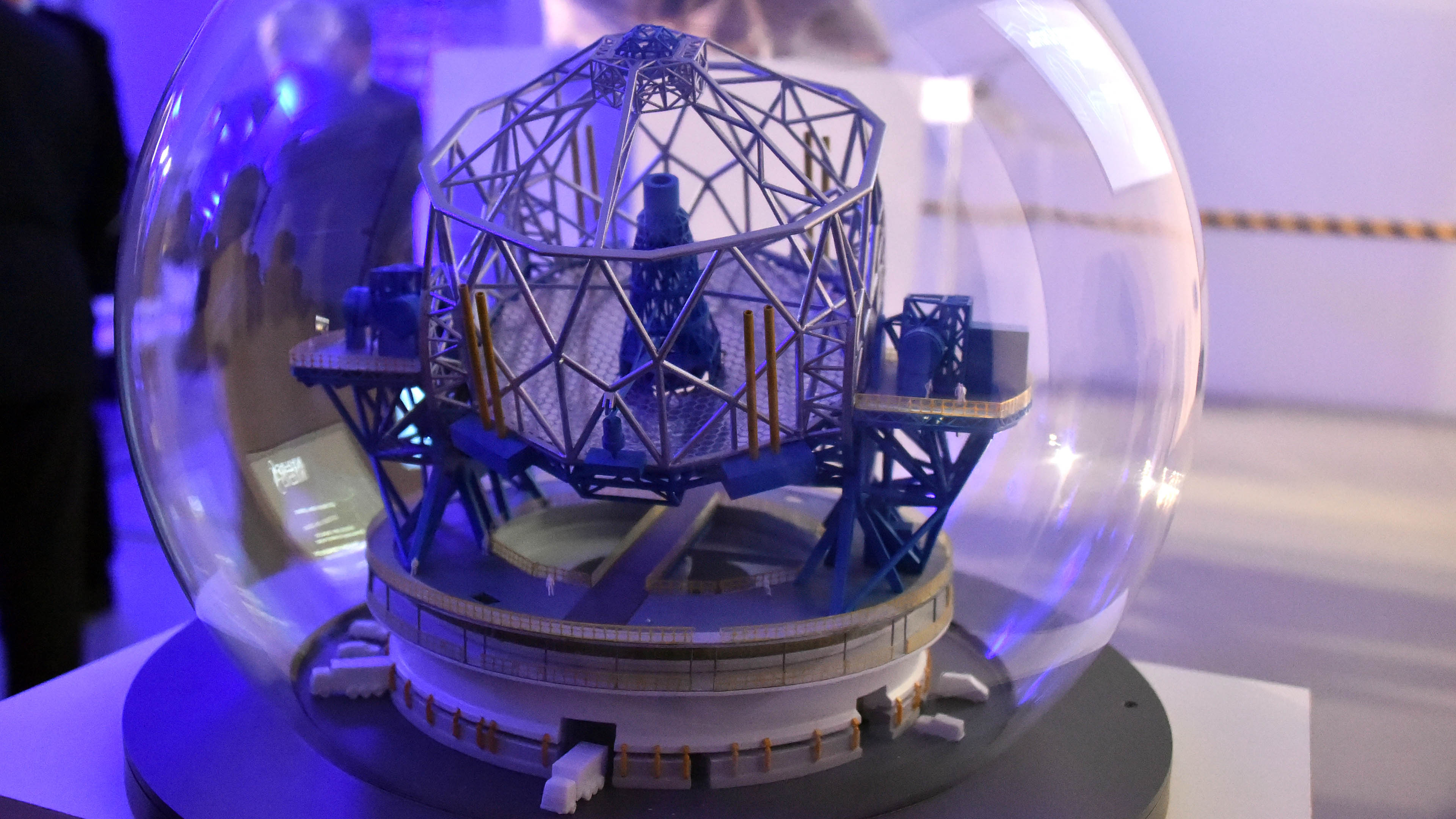 Maquette_extremely_large_telescope_safran